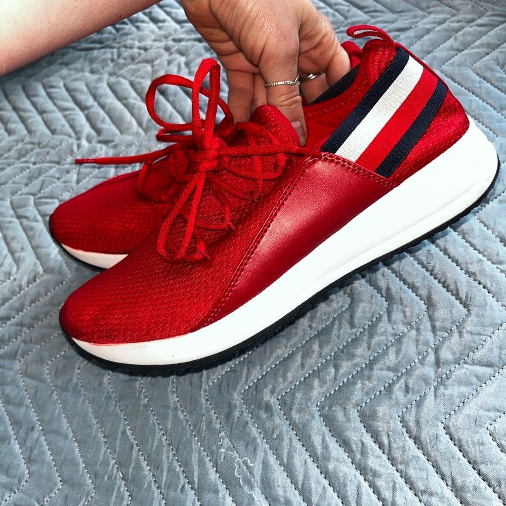 tommy hilfiger red tennis sneakers size 7